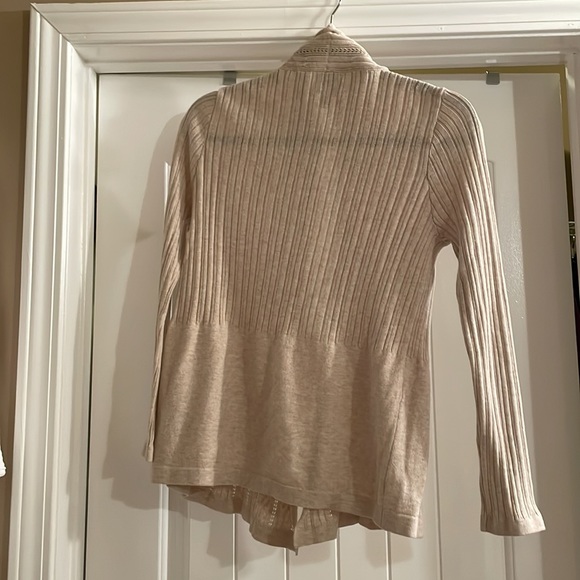 Beige cardigan in good condition - Picture 2 of 2